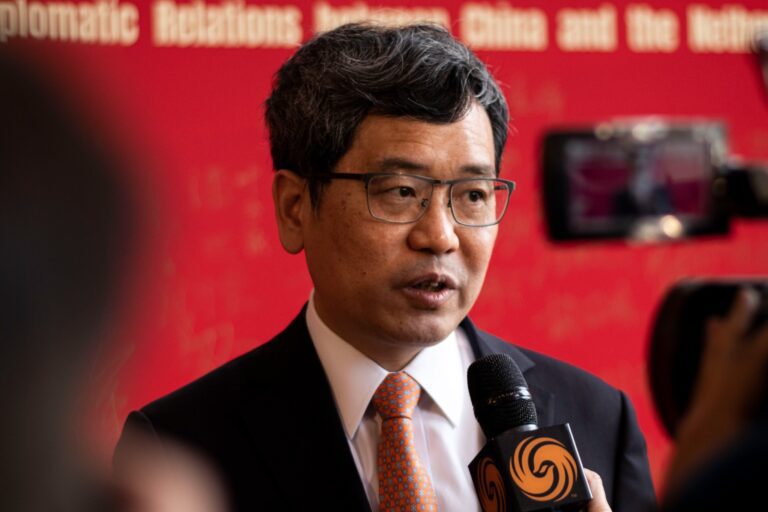 De Chinese gemeenschap in Nederland viert de 50e verjaardag van de diplomatieke betrekkingen tussen China en Nederland