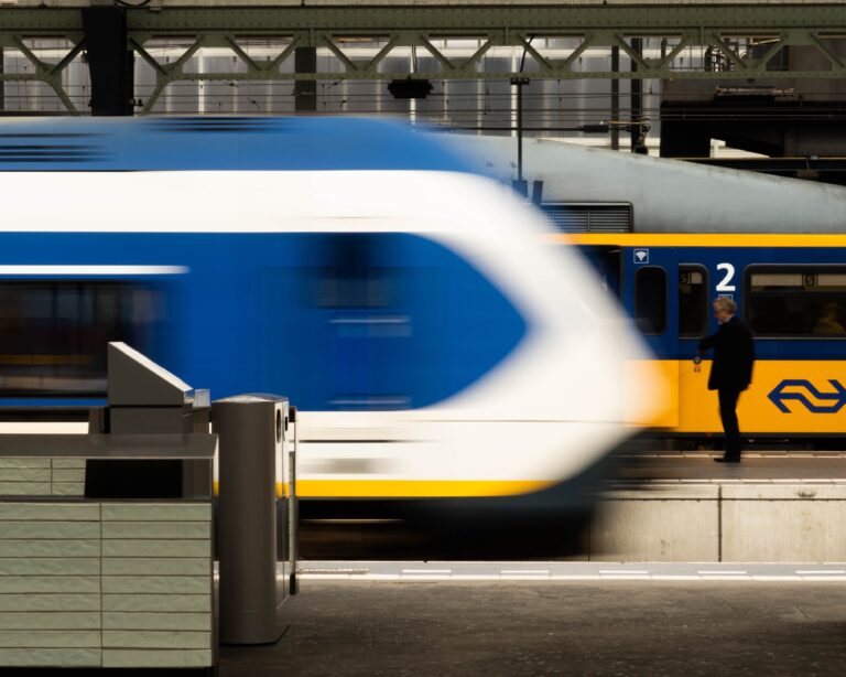 荷兰史基浦机场周边火车时刻表调整至12月3日