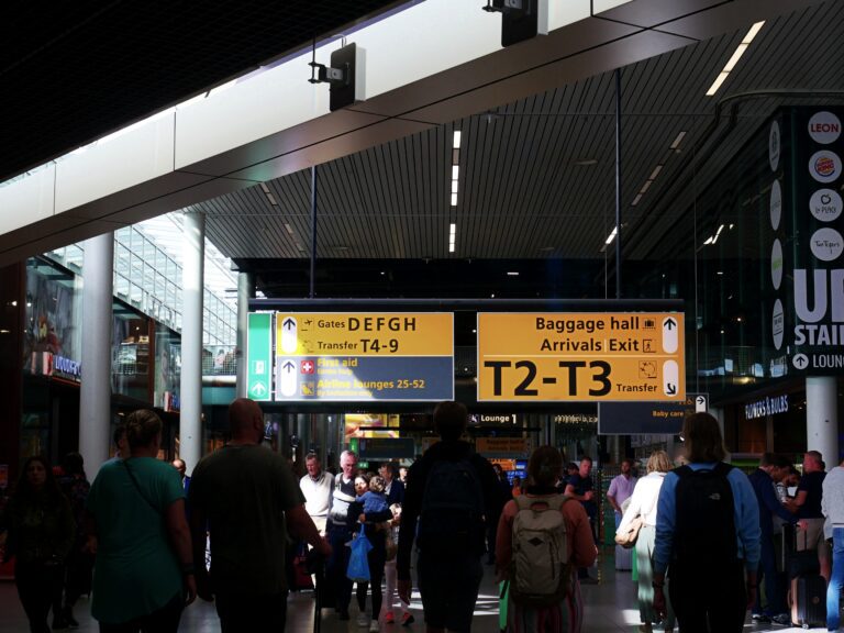 荷兰工会警告：旅客要对2023年史基浦机场的更多混乱做好准备！