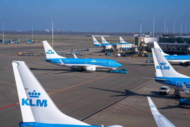 航司抵制无效！荷兰机场获准大幅涨价，机票会水涨船高吗？