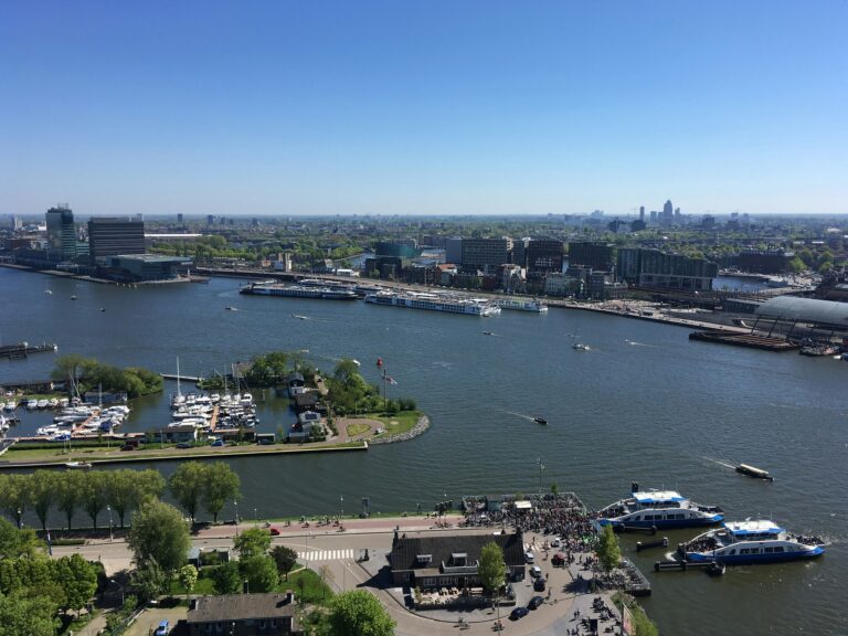 阿姆斯特丹将建IJ河上最长自行车桥，2034年通车