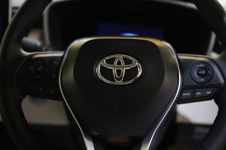 荷兰盗车案激增20%：丰田RAV4成头号目标，新型车灯盗窃技术蔓延